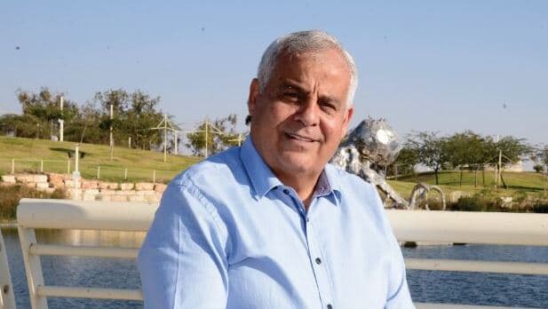 ראש עיריית דימונה, בני ביטון: "לא אאפשר את גירושם של מי שחיים כאן שנים רבות ומהווים נדבך חשוב בחיי הקהילה" (הרצל יוסף) ראש עיריית דימונה, בני ביטון: "לא אאפשר את גירושם של מי שחיים כאן שנים רבות ומהווים נדבך חשוב בחיי הקהילה"