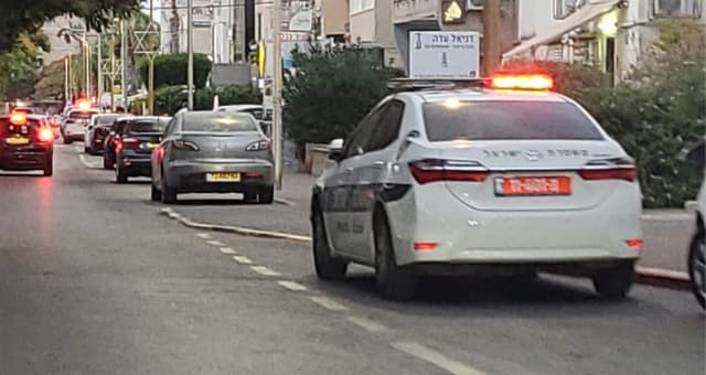 כוחות משטרה הוזעקו למקום, שדרות משה גושן