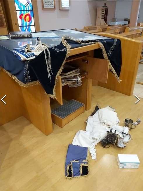 השחתת בית כנסת חן הצפון פתח תקוה