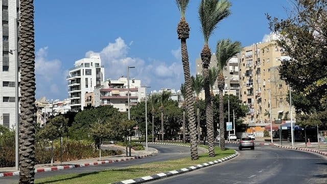 רחוב יצחק שדה, בת ים