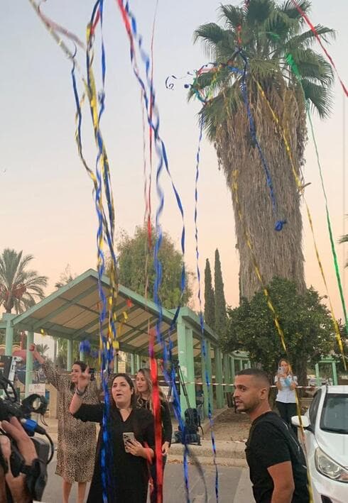 כרמל מעודה נכנסת לכלא נווה תרצה