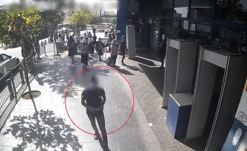 המחבל כי שתועד במצלמות האבטחה