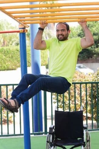 יאיר עמר מתאמן למרות המגבלות. "הרגשתי שאני שונה ומוזר"