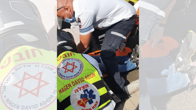 כוחות הרפואה מטפלים בפצוע ברחוב רוטשילד כוחות הרפואה מטפלים בפצוע ברחוב רוטשילד