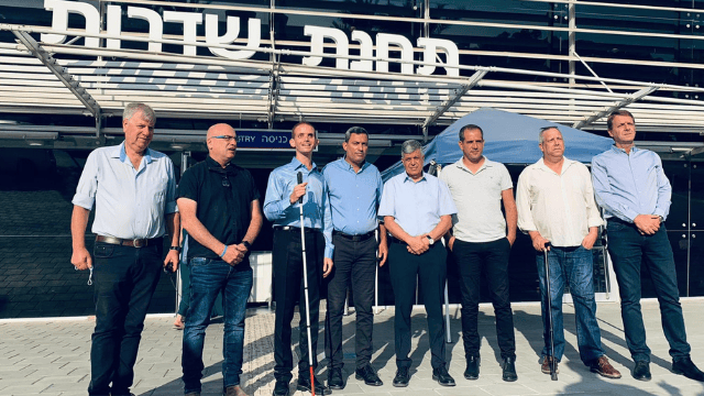 אביחי שלי וראשי הרשויות בתחנת שדרו