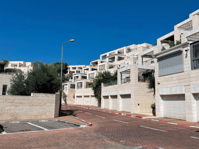 יצחק שליו בגבעת משואה (צילום: פרטי) יצחק שליו בגבעת משואה