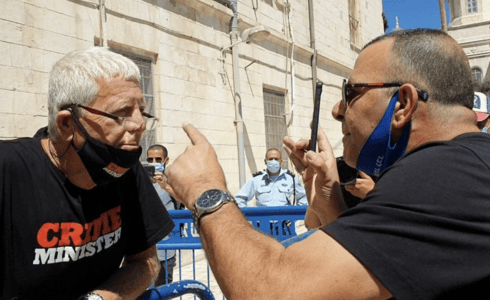 ישי הדס, משמאל