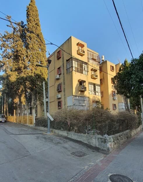 הבניין המסוכן שפונה מדייריו בראשל"צ