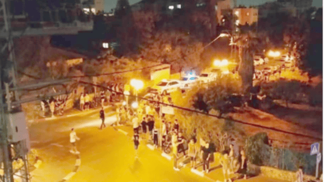 מסיבה באמצע הלילה