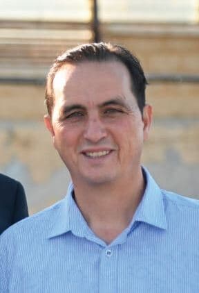 רני אלוש. "ללא היתר"