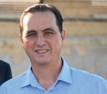 רני אלוש. "ללא היתר"