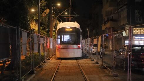 הרכבת הקלה בנסיעת מבחן ראשונה בבת ים