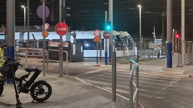 הרכבת הקלה בנסיעת המבחן הראשונה שלה בבת ים