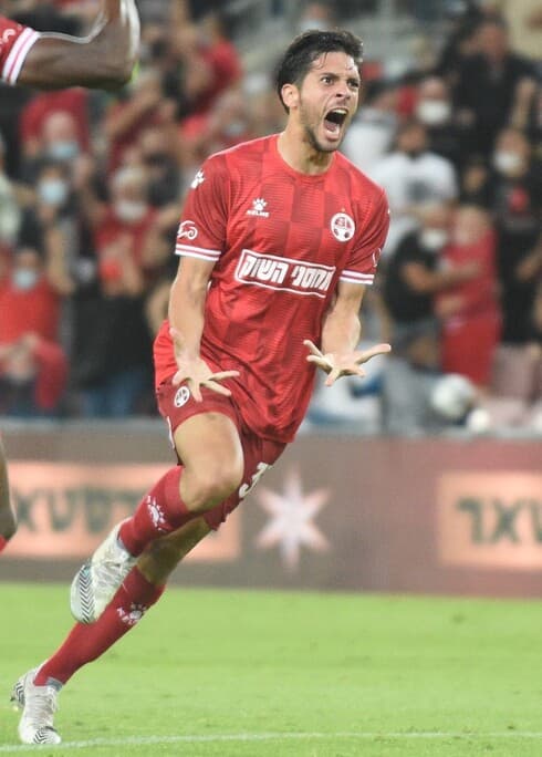 בריירו חוגג. הבקיע שישה שערים העונה לעומת חמישה בכל הקריירה לפני כן