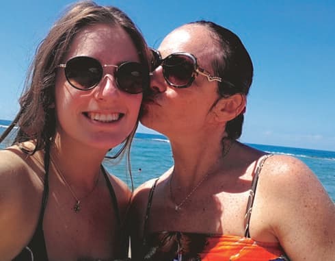 סטלה ז"ל ודניאל שניידר. "היינו משהו בין החברות הכי טובות לבין אותו בן אדם בציר זמן אחר" (צילום פרטי) סטלה ז"ל ודניאל שניידר. "היינו משהו בין החברות הכי טובות לבין אותו בן אדם בציר זמן אחר"