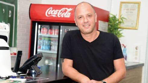 כפיר נבון, מבעלי פיצה "רומא" שנשדדה בשבוע שעבר: "אני יכול לומר שיום לאחר אירוע השוד לא הייתה נוכחות משטרה, דבר שגרם לי להרים גבה.