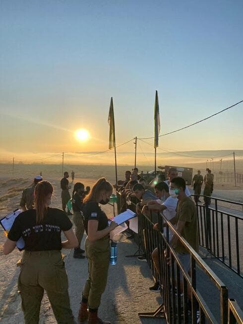 אור בר נוב והחיילים