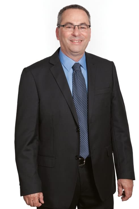 רוני בריק. לשחרר קרקעות