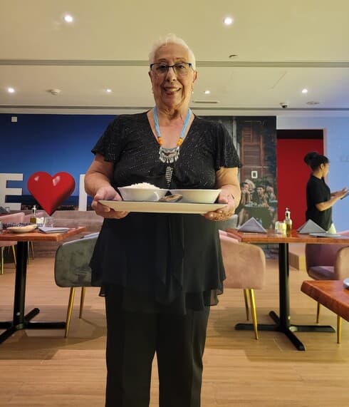 מרסל לוי והמנה המנצחת בדובאי. "זה פותח לי את השערים, להמשיך הלאה, לעשות קובות" (צילום פרטי) מרסל לוי והמנה המנצחת בדובאי. "זה פותח לי את השערים, להמשיך הלאה, לעשות קובות"