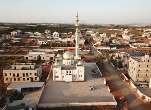 בטירה מחכים שנים לאישורי בנייה ובינתיים הוועדה המחוזית הוציאה צווי הריסה לבתים שנבנו על קרקע חקלאית 