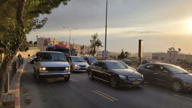 פקקים ברחוב סיירת דוכיפת פקקים ברחוב סיירת דוכיפת