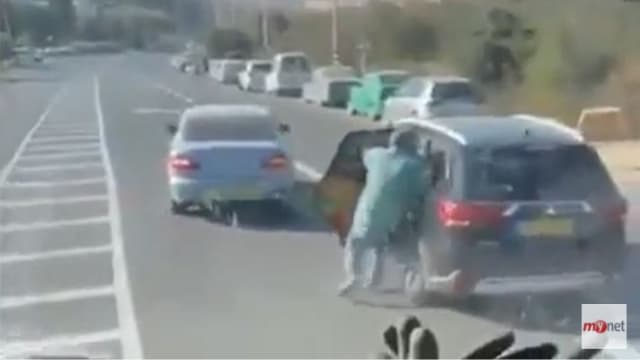 ניסיון גניבת רכב ליד ברקן (צילום: מתוך הרשת החברתית, פרסום לפי סעיף 27א לחוק זכויות יוצרים) ניסיון גניבת רכב ליד ברקן