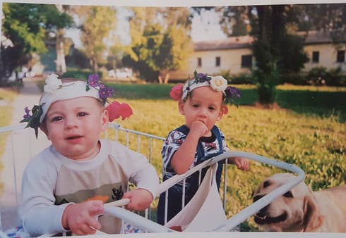 "ביטחון עד הגעה ליעד". ילדים בטיול בעגלול