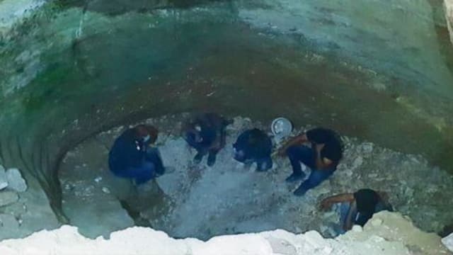 חשיפת שודדי עתיקות באתר באר כלך. חלק מהשודדים נעזרים בשייח'ים (צילום: היחידה למניעת שוד) חשיפת שודדי עתיקות באתר באר כלך. חלק מהשודדים נעזרים בשייח'ים