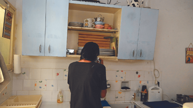 בסטקר בביתה השבוע. מתחננת לעזרה