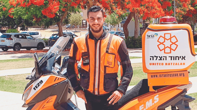 אהרון אביטל. "האם לא הפסיקה להודות לי"