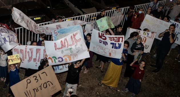 האם ההפגנות יתחדשו? הפגנות תלמידים והורים מול ביתה של קליש