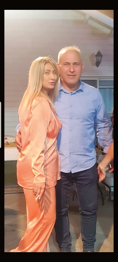 מיכה ואחותו הביולוגית