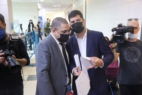 עורכי דינו של חוגג, עמית חדד ועדי כרמלי, בדיון הארכת המעצר השבוע