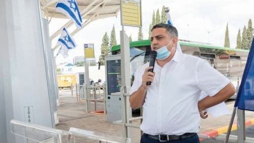 קמחי: "הפעלת מערך של אוטובוסים חשמליים שנחשבים למאופסי פליטות של מזהמים, מאפשרת למעשה להכניס תחבורה ירוקה לפתח־תקוה ומשפרת את איכות הסביבה