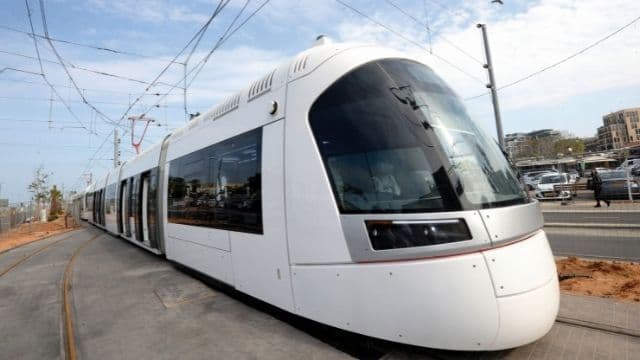הרכבת. מזכירה קצת צעצוע לא?