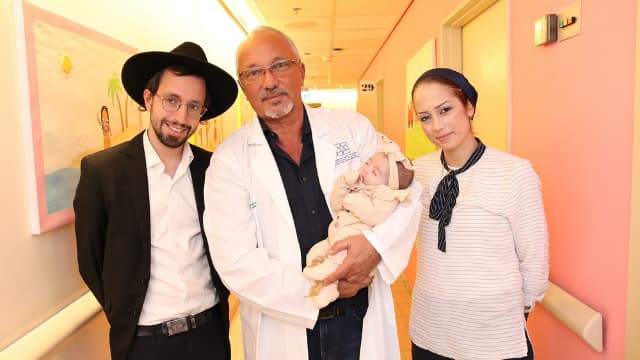 ד"ר קרברושיץ ובני המשפחה