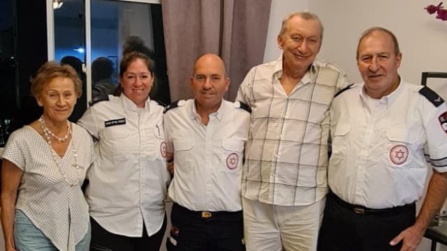 אלכס שפטל רעייתו נטלי והחובשים שהצילו את חייו