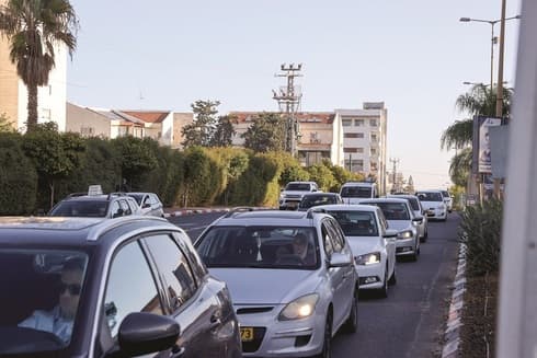 פקקים בתוך כפר סבא