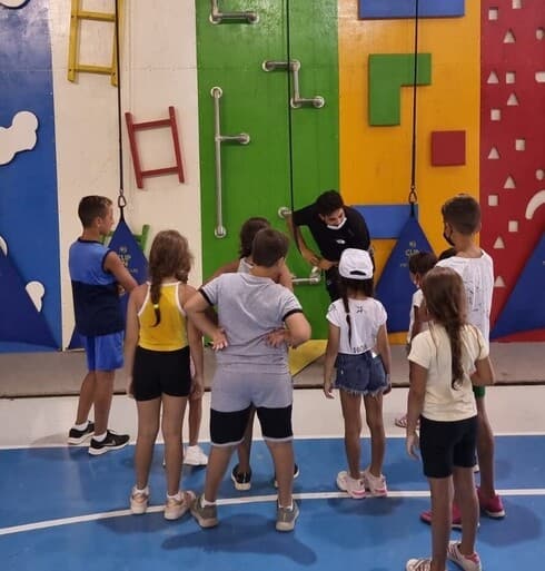 חנוכיה במנרה