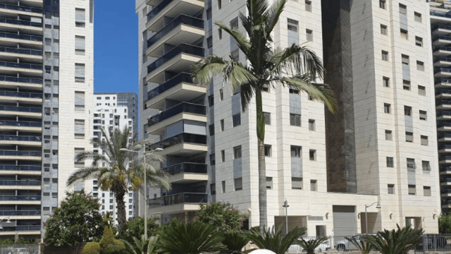 דירות בניינים אם המושבות פתח תקוה