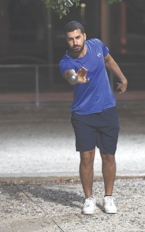 "התאמנתי ארבע שנים יום יום". אביחי אבוטבול (צילום: נחום סגל) פטאנק בקרית ביאליק