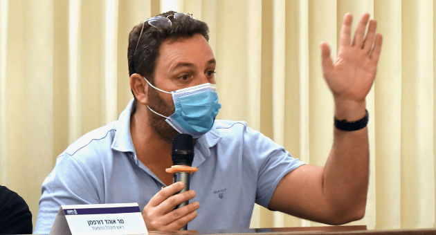 שגב. מלבה את הלהבות שגב. מלבה את הלהבות