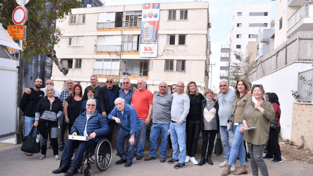 דיירי הבניין החדש