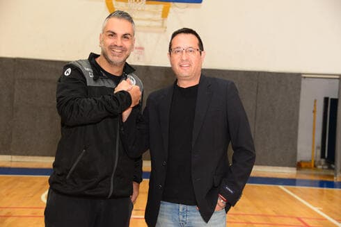 עם המנכ"ל תומר ירון. "קיבלתי רושם שמדובר במועדון מקצועי" 