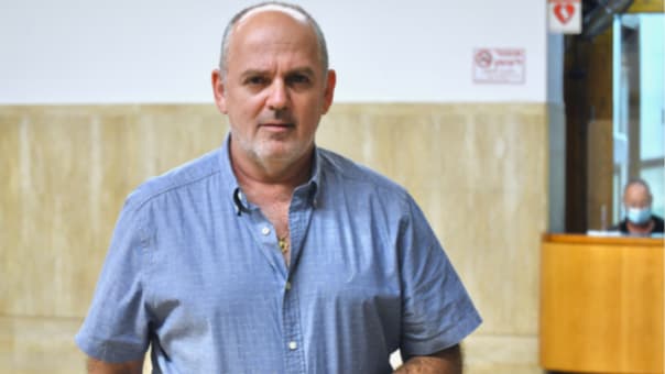 מבקר העירייה בודק. עופר טל