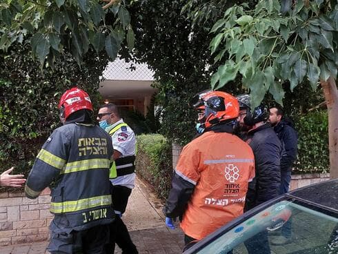 כוחות הכבאות בזירת השריפה