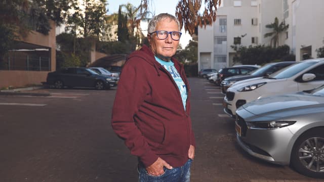 איתן דרייפוס במקום התאונה. "רק אחרי החקירה, בדרך הביתה, פרצתי בבכי איום"