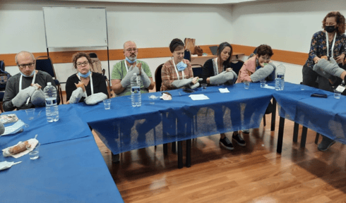 התנסות באכילה עם מגבלה פיזית