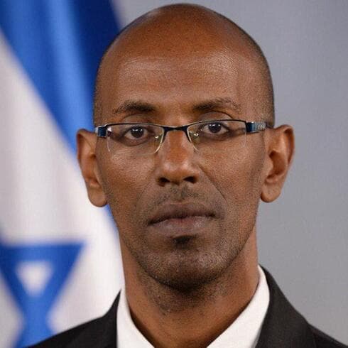 עורך דין אווקה זנה