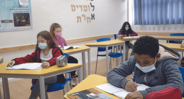 בינתיים לומדים כרגיל. תלמידים בעירוני ה' חיפה
